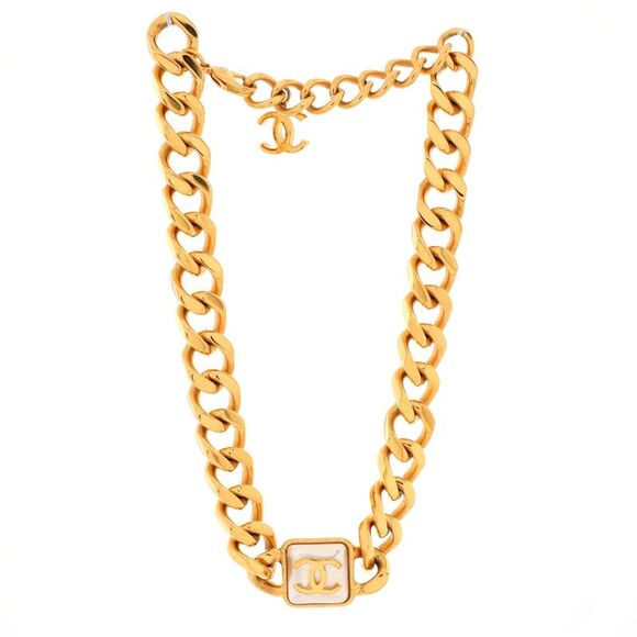 Chanel CC Dog Tag Choker Chain Link Necklace Metal with Faux Pearl Gold - Picture 2 of 3